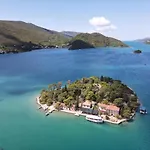 Дом отдыха By The Sea--bougainvillea Стон