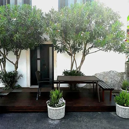 By The Sea--bougainvillea Vikendica